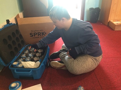 Felio counting all Sphero SPRK+ Robot in the Power Pack..